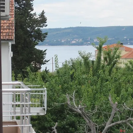 Dalmatino * Kastela
