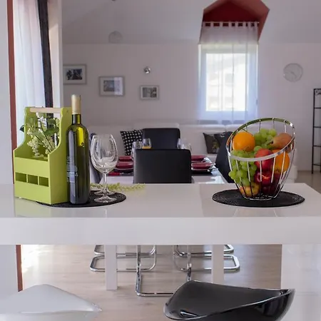 Dalmatino Apartment Kastela